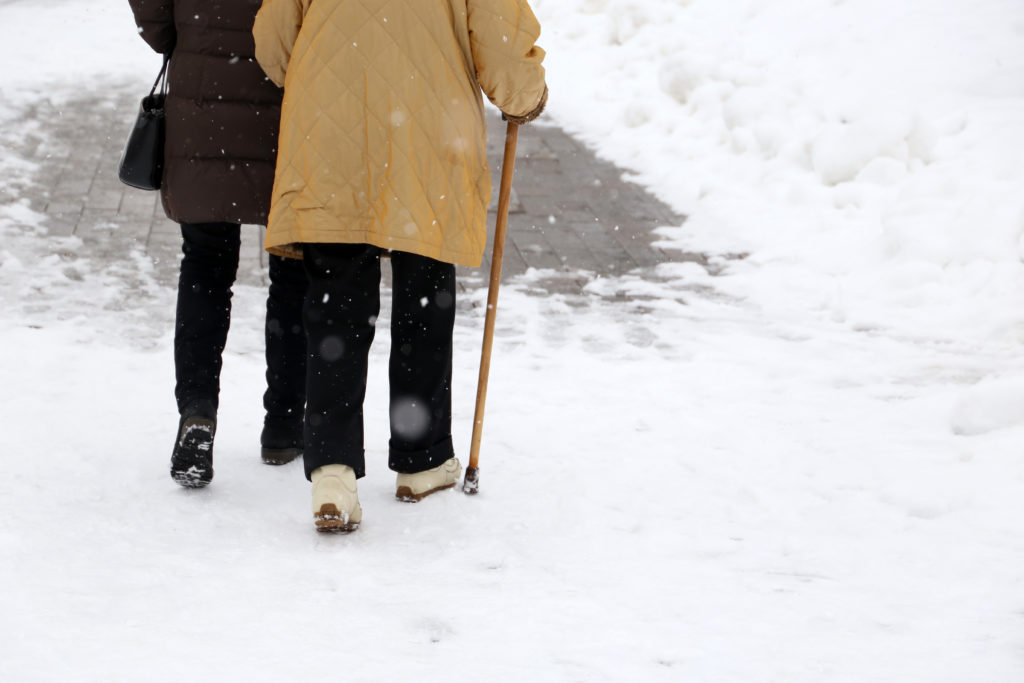 Benefits of Living at An Assisted Living Community in the Winter Season - Twin Town Villa